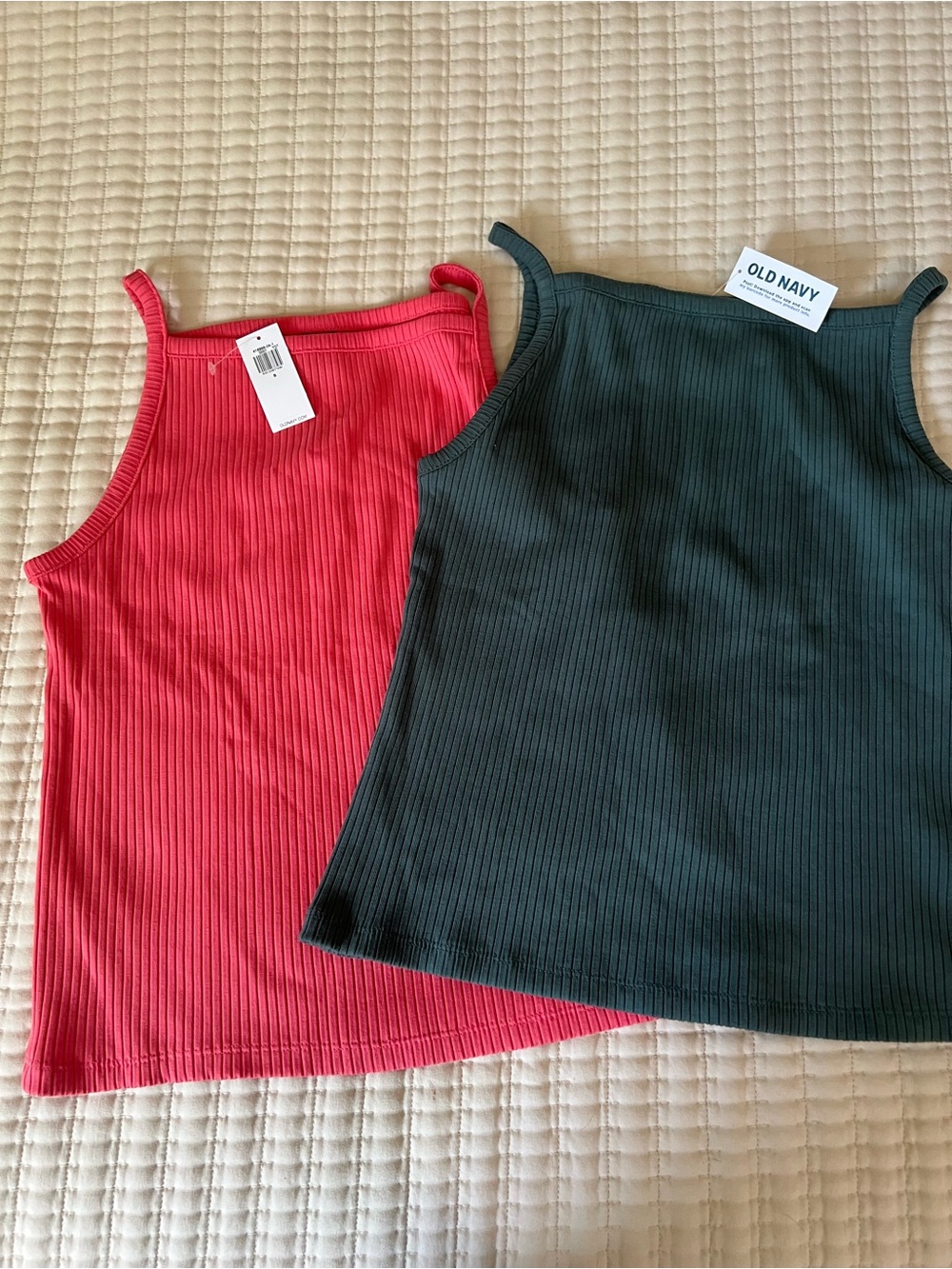 Old Navy NWT tank tops fitted Small women’s